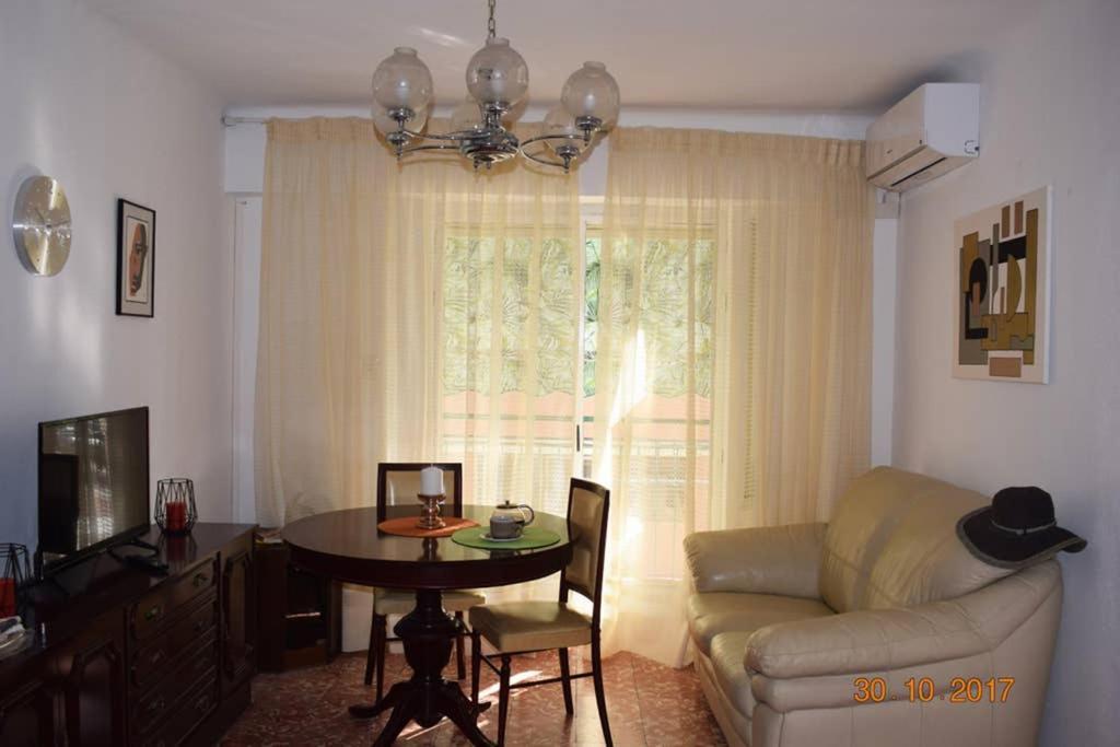Apartamento En El Centro De Alicante Exterior photo